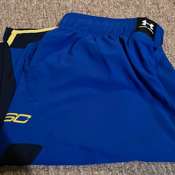 Stephen Curry basketball shorts - Picture 1 of 3